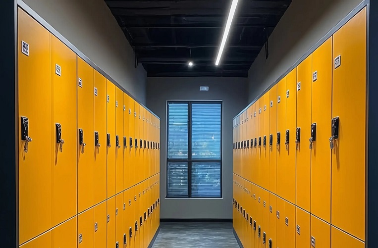Why Businesses Are Switching to Smart Lockers (And Why You Should Too)